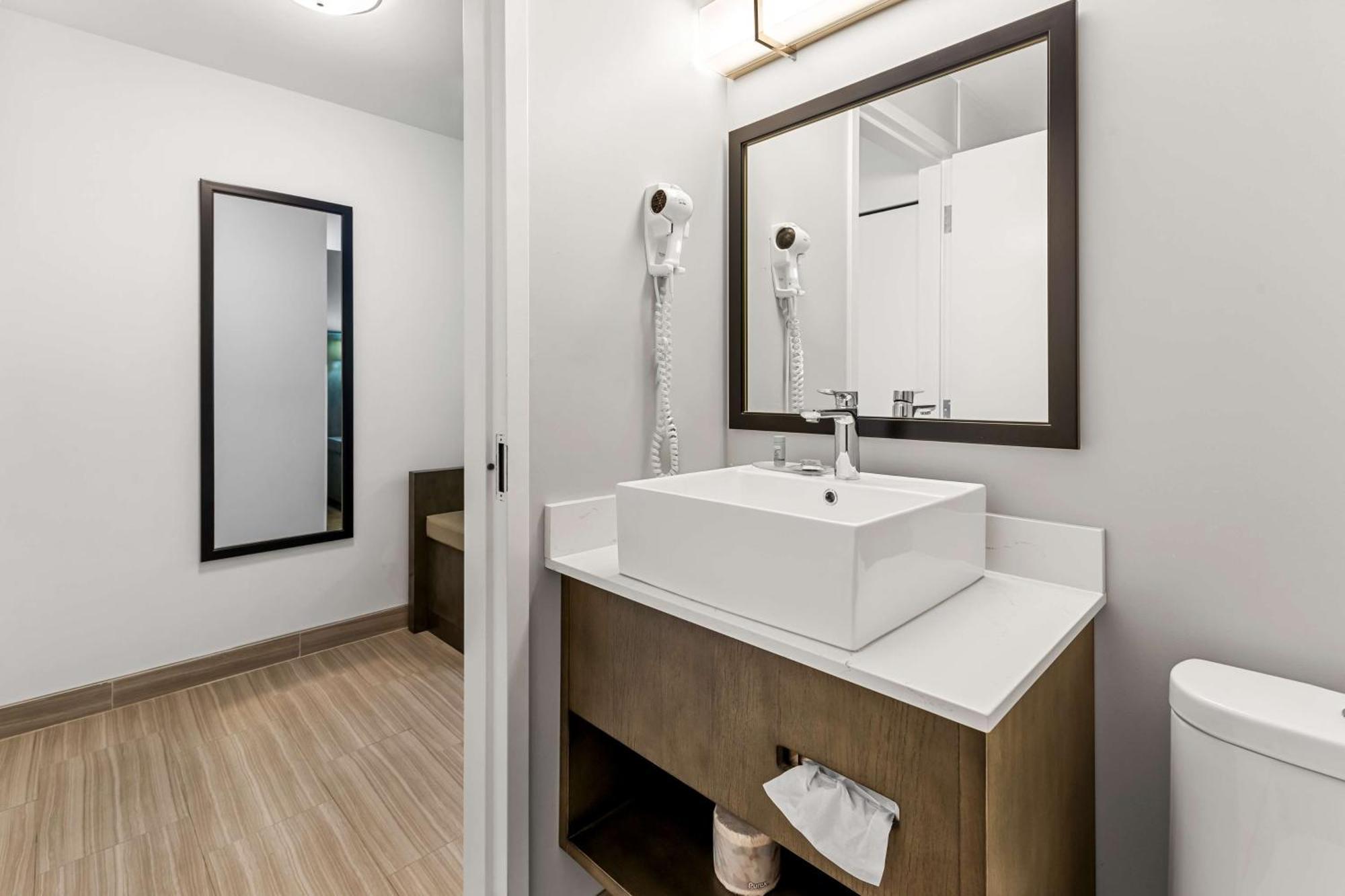 Best Western Cowichan Valley Inn Duncan Bagian luar foto