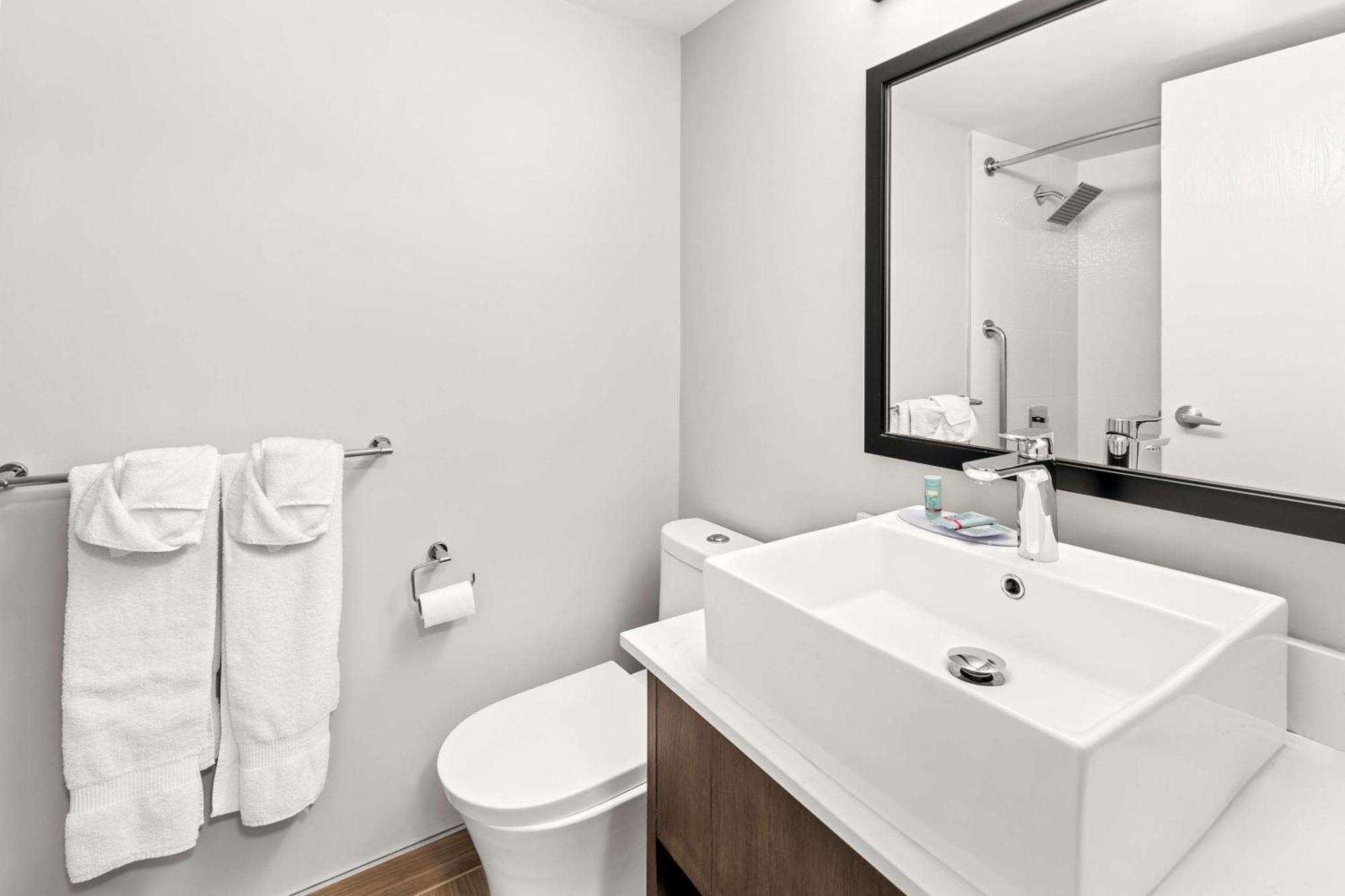 Best Western Cowichan Valley Inn Duncan Bagian luar foto